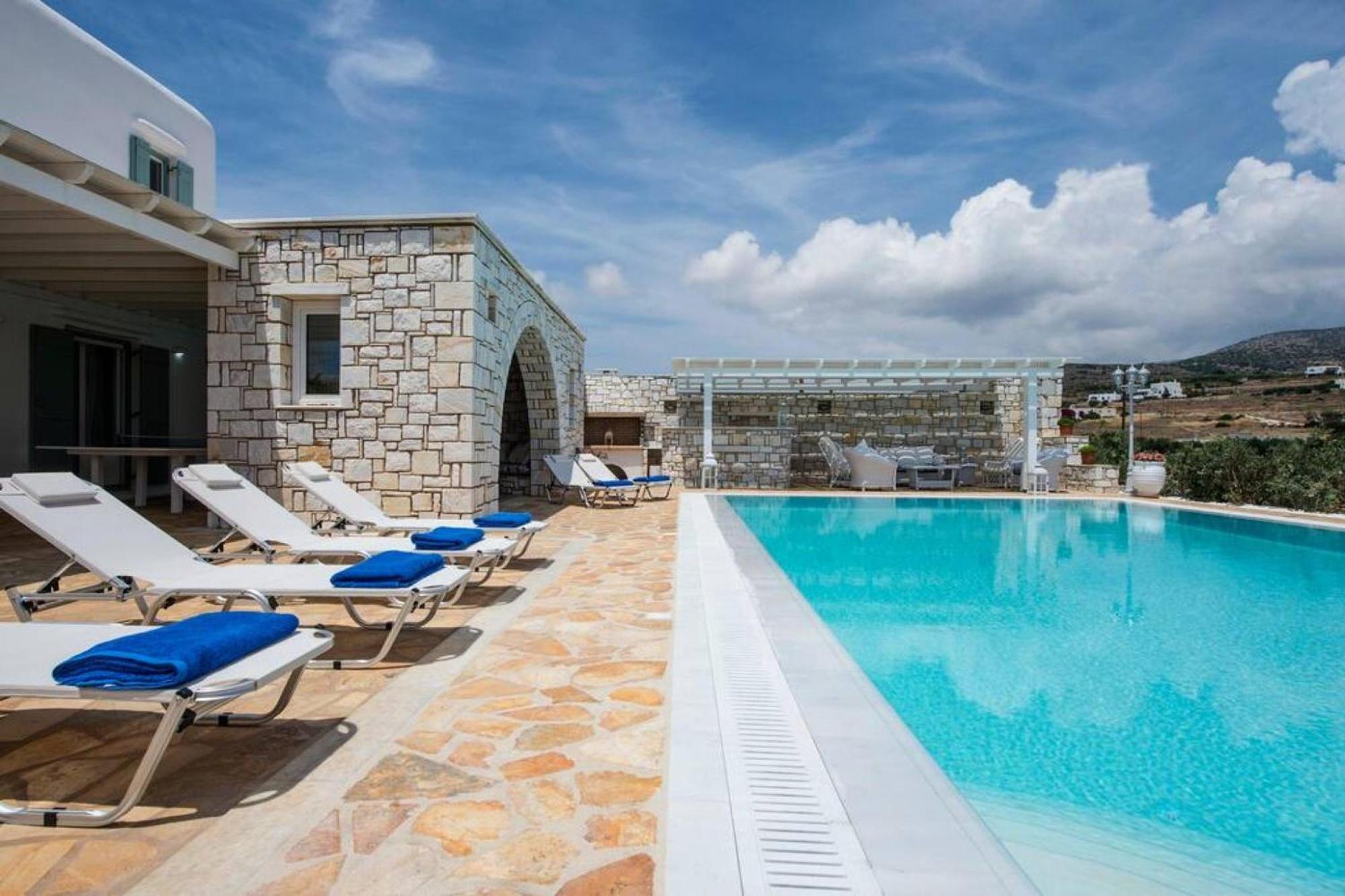 Villa Dionysos In Aliki Exterior photo